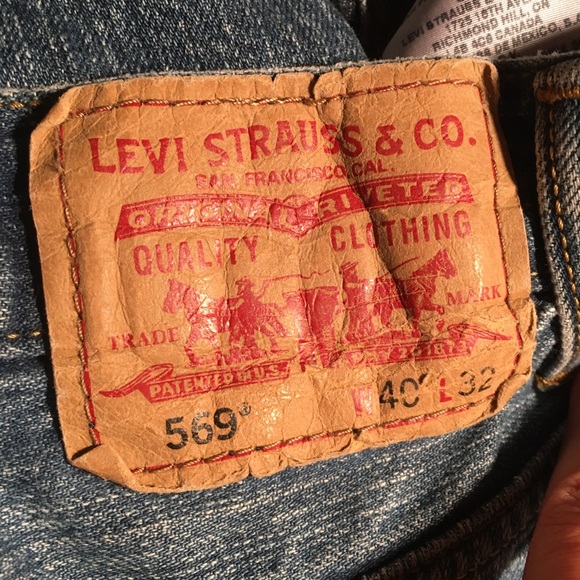 Levi’s 569 Jeans - Picture 2 of 2